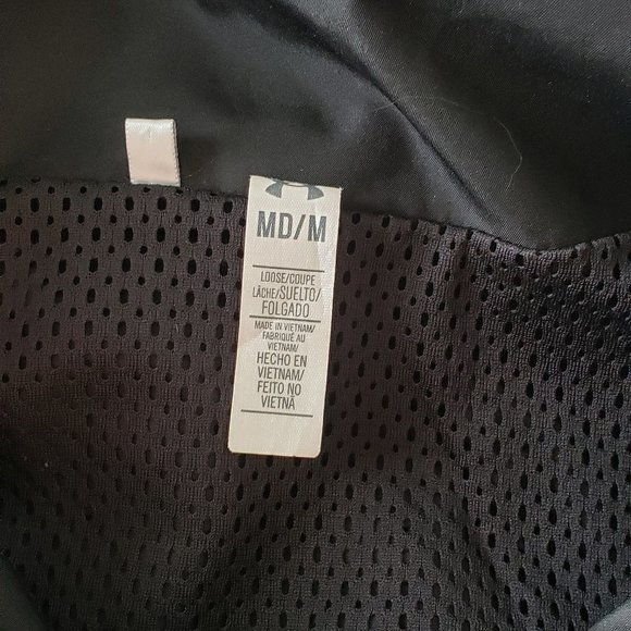 Under Armour Women's black windbreaker - Size Medium - LIKE NEW - Picture 7 of 8